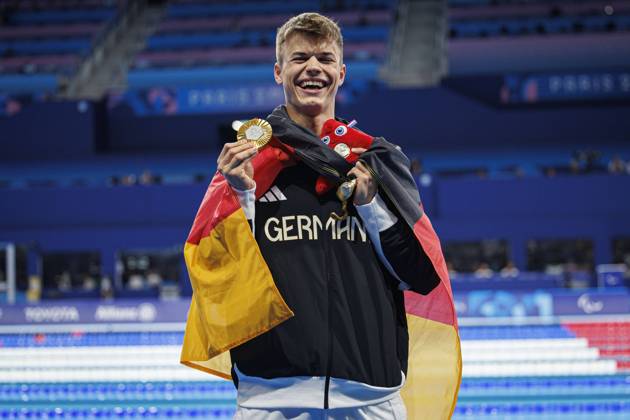 Bilder des Jahres 2024, Sport 09 September Sport Themen der Woche KW36 Sport Bilder des Tages Paralympics (Para Schwimmen); Paris, 05.09.2024 ENGEL Taliso (S13 GER Para Schwimmen) gewinnt Gold, Paralympics (Para Schwimmen) am 05.09.24 in der La Defense Arena in Paris (Frankreich). Copyright: xBEAUTIFULxSPORTS B.Hoffmannx