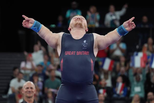 Bilder des Jahres 2024, Sport 09 September Sport Themen der Woche KW36 Sport Bilder des Tages (240906) -- PARIS, Sept. 6, 2024 -- Mark Swan of Britain reacts during the para powerlifting men s up to 65kg final at the Paris 2024 Paralympic Games in Paris, France, Sept. 5, 2024. ) (PARIS2024)FRANCE-PARIS-PARALYMPICS-PARA POWERLIFTING-MEN S UP TO 65KG LianxYi 