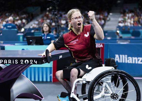 Bilder des Jahres 2024, Sport 09 September Sport Themen der Woche KW36 Sport Bilder des Tages PARIS, FRANCE - SEPTEMBER 07: Sandra MIKOLASCHEK of germany celebrates against Xiaodan GU of china during the para Table tennis, Tischtennis of the Paris 2024 Summer Paralympic Games at South Paris Arena on September 07, 2024 in Paris, France. (Photo by Mika Volkmann)