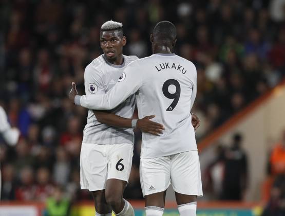 AFC Bournemouth v Manchester United, ManU - Premier League - Vitality Stadium April 18, 2018 - Bournemouth, United Kingdom - Substituted Paul Pogba of Manchester United walks off and hugs Romelu Lukaku of Manchester United during the premier league match at the Vitality Stadium, Bournemouth. Picture date 18th April 2018. Picture credit should read: David Klein Sportimage Bournemouth United Kingdom EDITORIAL USE ONLY Copyright: xx ZUMA-20180418_zaf_si1_073.jpg DavidxKleinx csmphototwo392116