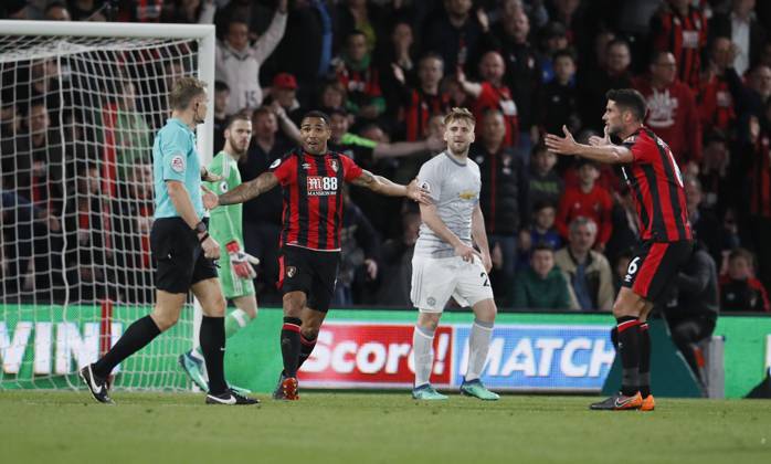 AFC Bournemouth v Manchester United, ManU - Premier League - Vitality Stadium April 18, 2018 - Bournemouth, United Kingdom - Bournemouth claim for a penalty during the premier league match at the Vitality Stadium, Bournemouth. Picture date 18th April 2018. Picture credit should read: David Klein Sportimage Bournemouth United Kingdom EDITORIAL USE ONLY Copyright: xx ZUMA-20180418_zaf_si1_050.jpg DavidxKleinx csmphototwo392169