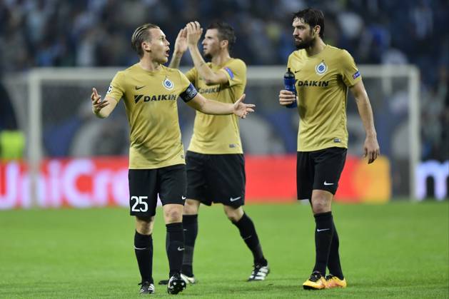 FC Porto v Club Brugge - UEFA Champions League PORTO, PORTUGAL - NOVEMBER 2 : Ruud Vormer midfielder of Club Brugge and Benoit Poulain defender of Club Brugge looking dejected on the final whistle after the defeat during the Champions League Group H stage match of FC Porto against Club Brugge at the Estadio do Dragao on November 02, 2016 in Porto, Portugal, 2 11 2016 Porto Portugal Copyright: xNicoxVereeckenx 10611910-071