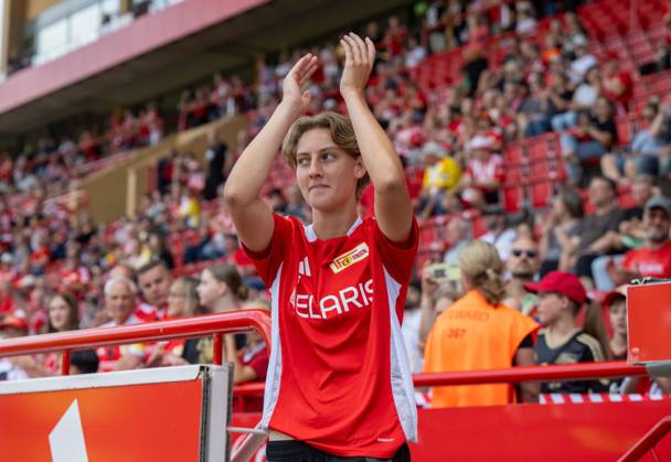 Fußball, Frauen, Testspiel, Saison 2024 2025, 1. FC Union Berlin - SV Werder Bremen, Zita Rurack (1. Frauen 1. FC Union) bei der Teamvorstellung, 03.08. 2024, Copyright: xMatthiasxKochx