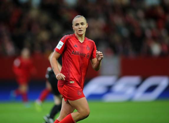 München, Deutschland 13. September 2024: Fussball, FRAUEN, GOOGLE PIXEL FRAUEN-BUNDESLIGA, Saison 2024 2025, FC Bayern München - RB Leipzig, Campus Georgia Stanway (FC Bayern München) Kopf, Oberkörper, Blick nach rechts