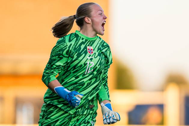 240917 Helene Olsson of Norway after saving a penalty kick during a penalty shoot-out during the under 15 friendly match between Norway and Sweden on September 17, 2024 in Jessheim. Photo: Marius Simensen BILDBYRAN COP 238 bbeng dam football fotball fotboll jubel norge norway soccer sverige sweden treningskamp Copyright: MARIUSxSIMENSEN BB240917BB790