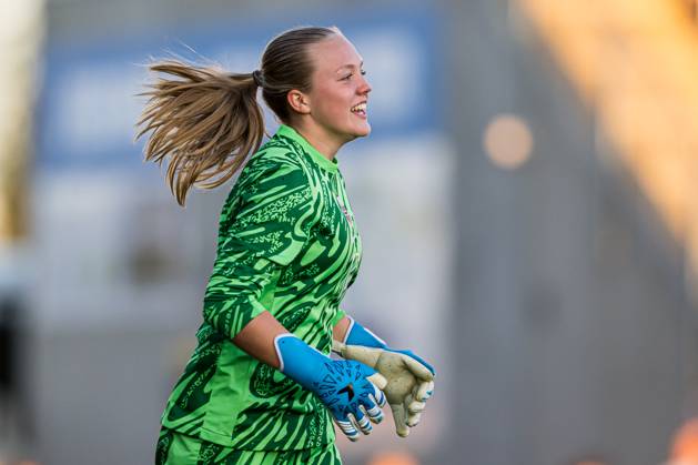 240917 Helene Olsson of Norway after saving a penalty kick during a penalty shoot-out during the under 15 friendly match between Norway and Sweden on September 17, 2024 in Jessheim. Photo: Marius Simensen BILDBYRAN COP 238 bbeng dam football fotball fotboll jubel norge norway soccer sverige sweden treningskamp Copyright: MARIUSxSIMENSEN BB240917BB793