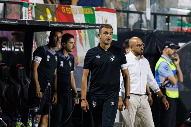 Filipe Martins seen during Liga Portugal game between teams of CF Estrela Amadora and Boavista FC at Estadio Jose Gomes (Maciej Rogowski) Amadora Estadio Jose Gomes Portugal Copyright: xMaciejxRogowskix estrela-boavista-24-25-115