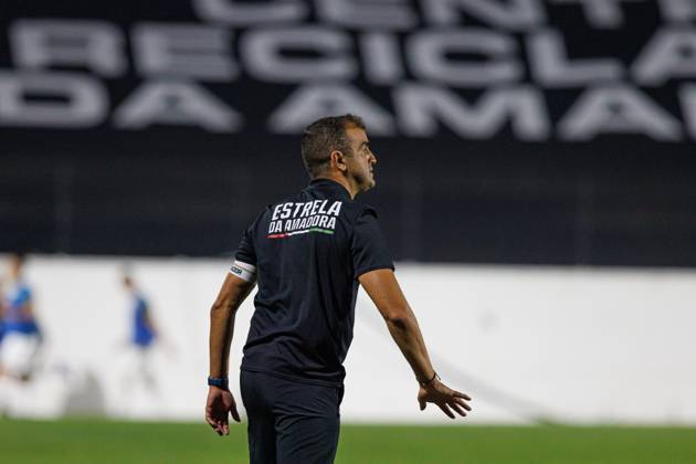 Filipe Martins seen during Liga Portugal game between teams of CF Estrela Amadora and Boavista FC at Estadio Jose Gomes (Maciej Rogowski) Amadora Estadio Jose Gomes Portugal Copyright: xMaciejxRogowskix estrela-boavista-24-25-138