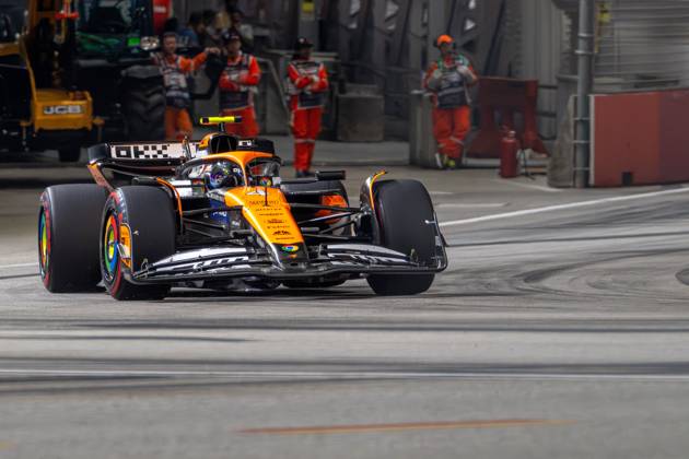 MARINA BAY, SINGAPORE: Lando Norris, racing for the McLaren F1 team during the 2024 Formula 1 Singapore Grand Prix at the Marina Bay Street Circuit in Marina Bay, Singapore