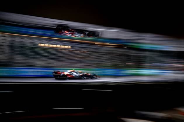 MARINA BAY, SINGAPORE: Lando Norris, racing for the McLaren F1 team during the 2024 Formula 1 Singapore Grand Prix at the Marina Bay Street Circuit in Marina Bay, Singapore