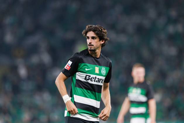 Sporting CP Vs AVS Futebol SAD in Lisbon - 22 Sept 2024 Francisco Trincao (Sporting CP) seen in action during the Liga Portugal game between teams of Sporting CP and AVS Futebol SAD at Estadio Jose Alvalade. final score 3:0 Lisbon Portugal Copyright: xMaciejxRogowskix xSOPAxImagesx MROGOWSKI_sportingafs202425-36