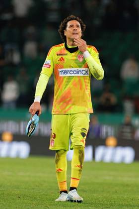 Sporting CP Vs AVS Futebol SAD in Lisbon - 22 Sept 2024 Guillermo Ochoa (AVS) seen in action during the Liga Portugal game between teams of Sporting CP and AVS Futebol SAD at Estadio Jose Alvalade. final score 3:0 Lisbon Portugal Copyright: xMaciejxRogowskix xSOPAxImagesx MROGOWSKI_sportingafs202425-43