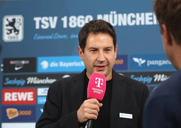 München, Deutschland, 25.September 2024: Fussball, Herren, 3.Liga, Saison 2024 2025, TSV 1860 München - Hannover 96 II, Grünwalder Stadion Argirios Giannikis, Trainer (TSV 1860 München) beim Interview Magenta DFB regulations prohibit any use of photographs as image sequences and or quasi-video