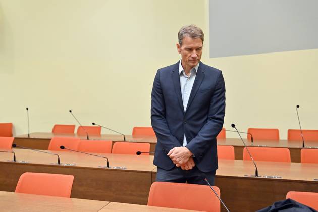 Jens Lehmann, Einzelbild,angeschnittenes Einzelmotiv, Halbfigur,halbe Figur. Landgericht Muenchen II Strafverfahren gegen Jens Lehmann wegen des Verdachts der Beleidigung u.a. am 27.09.2024,Berufung,