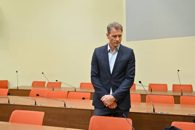 Jens Lehmann, Einzelbild,angeschnittenes Einzelmotiv, Halbfigur,halbe Figur. Landgericht Muenchen II Strafverfahren gegen Jens Lehmann wegen des Verdachts der Beleidigung u.a. am 27.09.2024,Berufung,