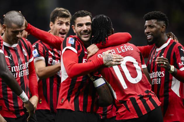 Sport Bilder des Tages AC Milan v US Lecce - Serie A Theo Hernandez of AC Milan celebrates with teammates after scoring a goal during the Serie A football match between AC Milan and US Lecce. Milan Italy Copyright: xNicolòxCampox