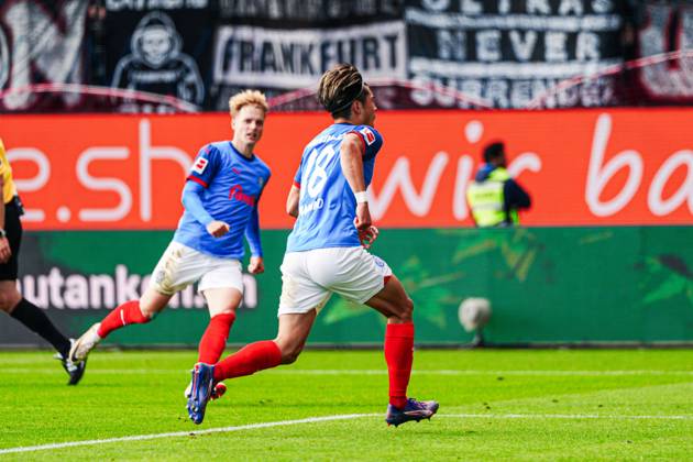 Torjubel nach Tor zum 1:1 per Elfmeter Strafstoss Shuto Machino (Holstein Kiel, 18) GER, Holstein Kiel vs. Eintracht Frankfurt, Fussball, Bundesliga, Spieltag 5, Saison 2024 25, 29.09.2024 DFL REGULATIONS PROHIBIT ANY USE OF PHOTOGRAPHS AS IMAGE SEQUENCES AND OR QUASI-VIDEO GER, Holstein Kiel vs. Eintracht Frankfurt, Fussball, Bundesliga, Spieltag 5, Saison 2024 25, 29.09.2024 Kiel Copyright: xEibner-Pressefoto MarcelxvonxFehrnx EP_MFN