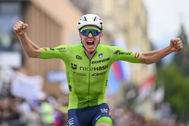 Bilder des Jahres 2024, Sport 09 September Sport Themen der Woche KW39 Sport Bilder des Tages Radsport, UCI Rad-WM in Zürich, Elite, Tadej Pogacar gewinnt Straßenrennen der Männer UCI Road World Championships Zurich 29-09-24 Zurich, Switzerland - September 29 : Pogacar Tadej (SVN) of UAE Team Emirates celebrating his victory during the Men Elite Road Race of the UCI 2024 Road World Championships cycling race on September 29, 2024 in Zurich, Switzerland, 29-09-24 Zurich Switzerland  Copyright: xVincentxKalutx