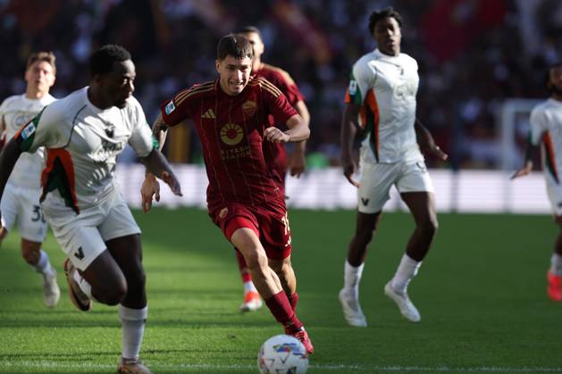 Rome, Italy 29.09.2024 : Matias Soule of Roma during Italian football championship Serie A Enilive 2024-2025 match AS Roma Vs Venezia FC at Stadio Olimpico in Rome on September 29, 2024. Copyright: xMarcoxIacobucci IPAxSportx xipa-x xx IPA_50163704 IPA_Agency_IPA50163704
