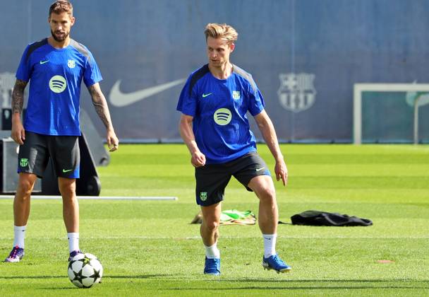 FC Barcelona, Barca Training Session Frenkie de Jong trains with FC Barcelona at the Joan Gamper sports city before the Champions League match against Young Boys in Barcelona, Spain, on September 30, 2024. Barcelona Barcelona Spain  Copyright: xUrbanandsportx originalFilename:urbanandsport-fcbarcel240930_nppHJ