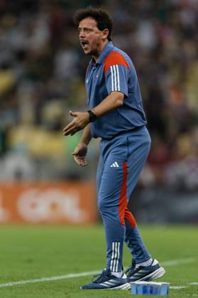 October 3, 2024, Rio De Janeiro, Rio De Janeiro, Brazil: RIO DE JANEIRO, BRAZIL - OCTOBER 03: FERNANDO DINIZ, Head Coach of Cruzeiro, gestures during the match between Fluminense and Cruzeiro as part of Brasileirao 2024 at Maracana Stadium on October 03, 2024 in Rio de Janeiro, Brazil. Rio De Janeiro Brazil - ZUMAc227 20241003_zsp_c227_010 Copyright: xRuanoxCarneirox