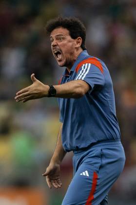 October 3, 2024, Rio De Janeiro, Rio De Janeiro, Brazil: RIO DE JANEIRO, BRAZIL - OCTOBER 03: FERNANDO DINIZ, Head Coach of Cruzeiro, gestures during the match between Fluminense and Cruzeiro as part of Brasileirao 2024 at Maracana Stadium on October 03, 2024 in Rio de Janeiro, Brazil. Rio De Janeiro Brazil - ZUMAc227 20241003_zsp_c227_014 Copyright: xRuanoxCarneirox