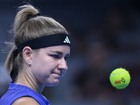 (241005) -- BEIJING, Oct. 5, 2024 -- Karolina Muchova of the Czech Republic reacts during the women s singles semifinal match against Zheng Qinwen of China at 2024 China Open tennis tournament in Beijing, capital of China, Oct. 5, 2024. ) (SP)CHINA-BEIJING-TENNIS-CHINA OPEN-WOMEN S SINGLES(CN) ZhangxLong