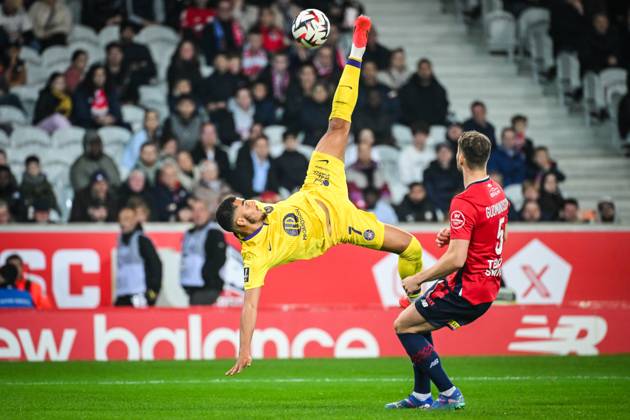 October 5, 2024, Villeneuve-D ascq, France, France: Zakaria ABOUKHLAL of Toulouse during the Ligue 1 match between Lille OSC (LOSC) and Toulouse FC at Pierre Mauroy Stadium on October 05, 2024 in Villeneuve-d Ascq near Lille, France. Villeneuve-D ascq France - ZUMAm308 20241005_zsp_m308_008 Copyright: xMatthieuxMirvillex