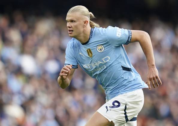 Manchester, England, 5th October 2024. Erling Haaland of Manchester City during the Premier League match at the Etihad Stadium, Manchester. Picture credit should read: Andrew Yates Sportimage EDITORIAL USE ONLY. No use with unauthorised audio, video, data, fixture lists, club league logos or live services. Online in-match use limited to 120 images, no video emulation. No use in betting, games or single club league player publications. SPI-3360-0064