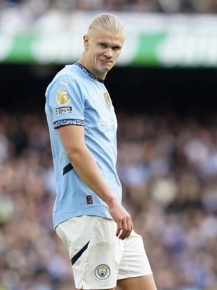 Manchester, England, 5th October 2024. Erling Haaland of Manchester City during the Premier League match at the Etihad Stadium, Manchester. Picture credit should read: Andrew Yates Sportimage EDITORIAL USE ONLY. No use with unauthorised audio, video, data, fixture lists, club league logos or live services. Online in-match use limited to 120 images, no video emulation. No use in betting, games or single club league player publications. SPI-3360-0070