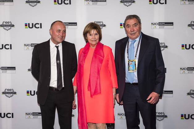 Gala 100th Anniversary UCI Road World Championships LEUVEN, BELGIUM - SEPTEMBER 25 : MERCKX Eddy (BEL) cycling legend of Belgium, Claudine Acou, Wouter Vandenhaute pictured at the Red Carpet Gala for the 100th anniversary of the UCI Road World Championships.. on September 25, 2021 in Leuven, Belgium, 25 09 2021 Leuven Belgium  Copyright: xGvgx 10944495-001