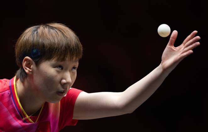 (241006) -- BEIJING, Oct. 6, 2024 -- Wang Manyu of China serves during the women s singles final match against Sun Yingsha of China at 2024 World Table tennis, Tischtennis (WTT) China Smash in Beijing, China, Oct. 6, 2024. ) (SP)CHINA-BEIJING-TABLE TENNIS-WTT-CHINA SMASH-WOMEN S SINGLES(CN) XiaoxYijiu