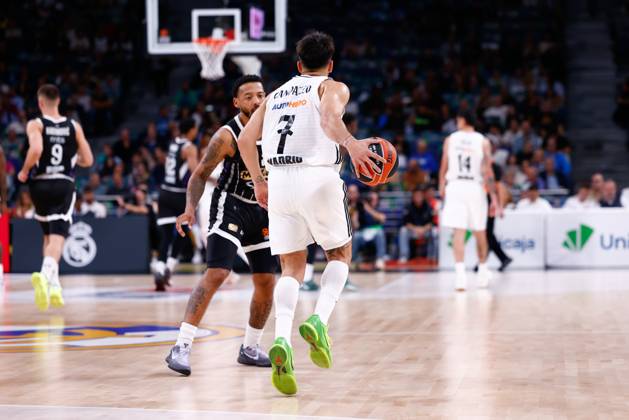 October 10, 2024, Madrid, Madrid, SPAIN: Facundo Campazzo of Real Madrid in action during the Turkish Airlines EuroLeague, basketball match played between Real Madrid and Partizan Mozzart Bet Belgrade at WiZink Center on October 10, 2024 in Madrid, Spain. Madrid SPAIN - ZUMAa181 20241010_zaa_a181_118 Copyright: xDennisxAgyemanx