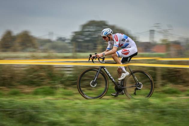Belgian Michael Vanthourenhout pictured in action during the men s elite race of the Kermiscross cyclocross cycling event in Ardooie, Thursday 17 October 2024. DAVIDxPINTENS x102798477x
