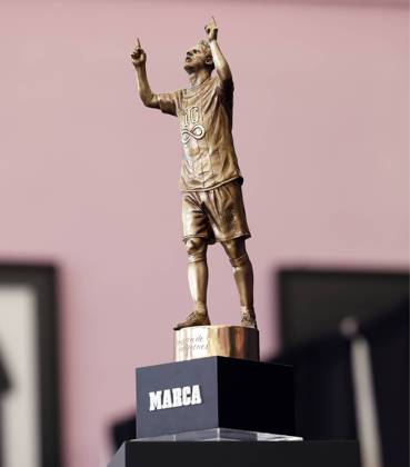 Lionel Messi Receives the MARCA America Award, Fort Lauderdale, Florida, USA - 17 Oct 2024 Cordon Press  FOTOxCHEMAxREY REPORTAJE
