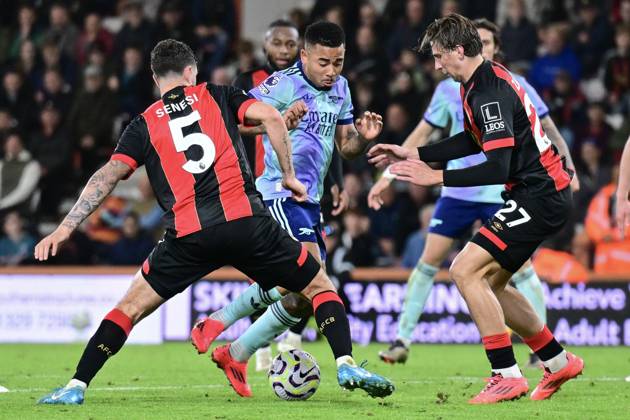 Bournemouth v Arsenal Premier League Gabriel Jesus of Arsenal tries to find a way past Marcos Senesi of Bournemouth and Illya Zabarnyi of Bournemouth during the Premier League match at the Vitality Stadium, Bournemouth UK Newspapers OUT Copyright: xJeremyxLandeyx FIL-20794-0070