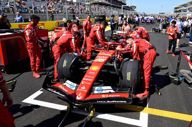 19.10.2024, xrarjax, Motorsport FIA Formel 1, Großer Preis der USA 2024 emspor, v.l. Sprint Rennen Carlos Sainz (Ferrari) Startnummer 55 (FIA REGULATIONS PROHIBIT ANY USE OF PHOTOGRAPHS as IMAGE SEQUENCES and or QUASI-VIDEO) Austin