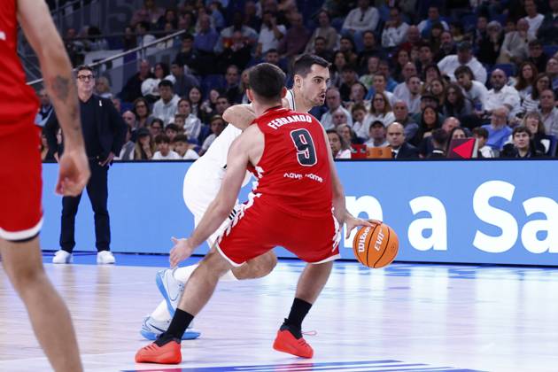 October 20, 2024, Madrid, Madrid, SPAIN: Alberto Abalde Diaz of Real Madrid in action during the Spanish League, Liga ACB Endesa, basketball match played between Real Madrid and Basquet Girona at WiZink Center on October 20, 2024, in Madrid, Spain. Madrid SPAIN - ZUMAa181 20241020_zaa_a181_076 Copyright: xDennisxAgyemanx