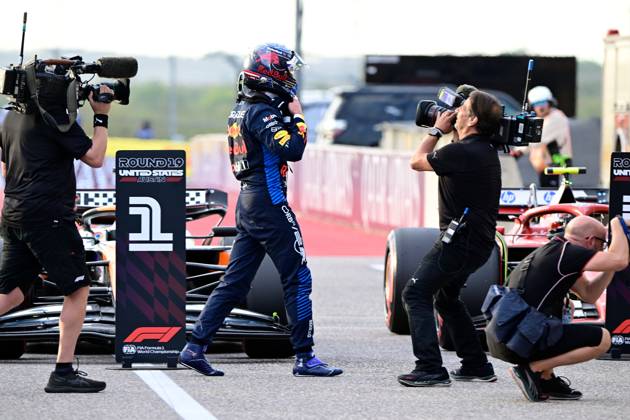 19.10.2024, xrarjax, Motorsport FIA Formel 1, Großer Preis der USA 2024 emspor, v.l. Qualifying Max Verstappen (Oracle Red Bull Racing) Startnummer 1 (FIA REGULATIONS PROHIBIT ANY USE OF PHOTOGRAPHS as IMAGE SEQUENCES and or QUASI-VIDEO) Austin
