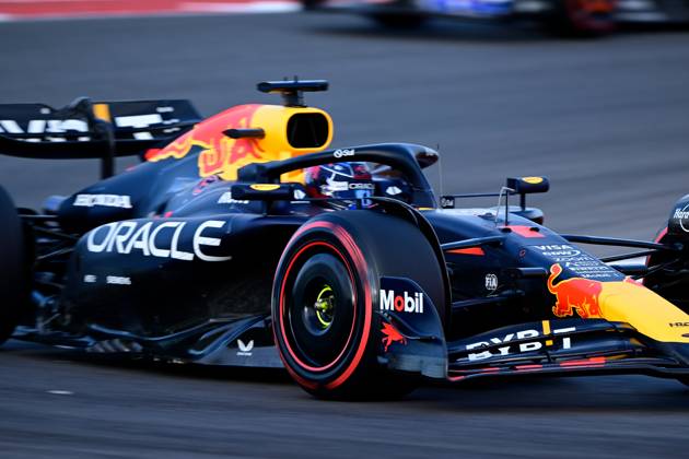 19.10.2024, xrarjax, Motorsport FIA Formel 1, Großer Preis der USA 2024 emspor, v.l. Qualifying Max Verstappen (Oracle Red Bull Racing) Startnummer 1 (FIA REGULATIONS PROHIBIT ANY USE OF PHOTOGRAPHS as IMAGE SEQUENCES and or QUASI-VIDEO) Austin