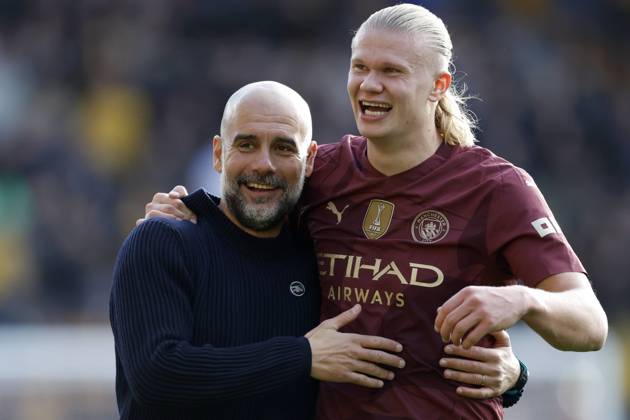 Bilder des Jahres 2024, Sport 10 Oktober Sport Themen der Woche KW42 Sport Bilder des Tages Wolverhampton Wanderers FC v Manchester City FC - Premier League Pep Guardiola, Manager of Manchester City and Erling Haaland of Manchester City celebrate after the Premier League match between Wolverhampton Wanderers FC and Manchester City FC at Molineux on October 20, 2024 in Wolverhampton, England. Wolverhampton Molineux England United Kingdom Copyright: xNigelxFrench Sportsphoto APLx 14050097