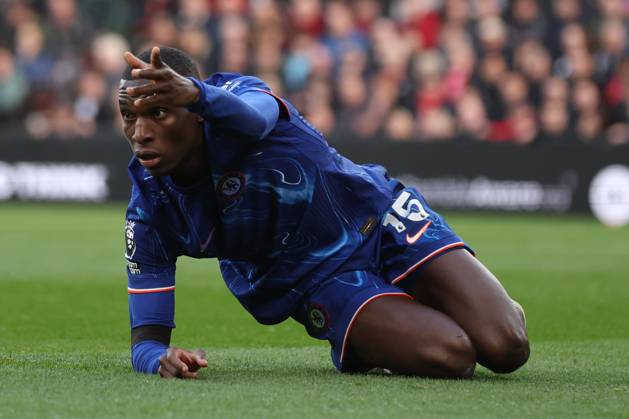 Football - 2024 2025 Premier League - Liverpool v Chelsea - Anfield - Sunday 20th October 2024 Nicolas Jackson of Chelsea misses a chance and looks dejected