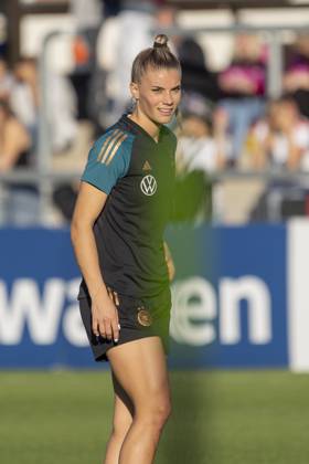 Öffentliches Training DFB Frauen Nationalmannschaft, 21.10.2024 Selina Cerci (Deutsche Frauen Fussball Nationalmannschaft), Freisteller, Portrait Porträt, Training DFB Frauen Nationalteam, Frankfurt, Stadion am Brentanobad, 21.10.2024 Copyright: xBEAUTIFULxSPORTS Gawlikx
