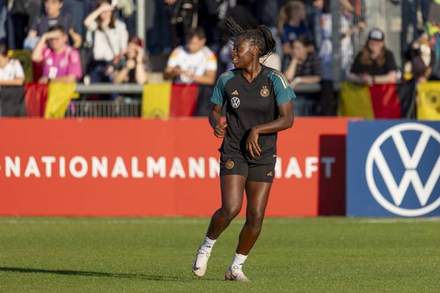 Öffentliches Training DFB Frauen Nationalmannschaft, 21.10.2024 Nicole Anyomi (Deutsche Frauen Fussball Nationalmannschaft), Freisteller, Portrait Porträt, Training DFB Frauen Nationalteam, Frankfurt, Stadion am Brentanobad, 21.10.2024 Copyright: xBEAUTIFULxSPORTS Gawlikx