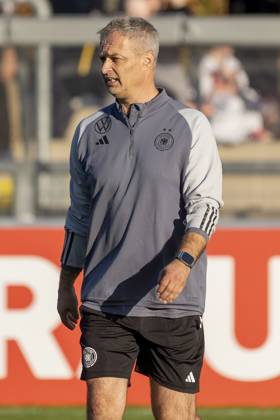 Öffentliches Training DFB Frauen Nationalmannschaft, 21.10.2024 Christian Wück (Bundestrainer Frauen Fussball Nationallmannschaft), Freisteller, Portrait Porträt, Training DFB Frauen Nationalteam, Frankfurt, Stadion am Brentanobad, 21.10.2024 Copyright: xBEAUTIFULxSPORTS Gawlikx