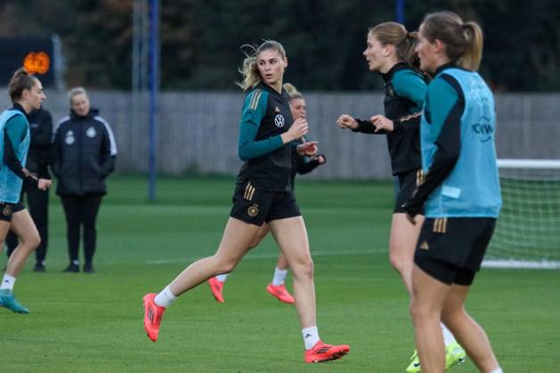 Hounslow , England 24. Oktober 2024: Fußball-Frauen-Nationalmannschaft - Länderspiel Abschlusstraining - Deutschland Im Bild: Jule Brand (Deutschland) TSG Elite Training Centre Copyright: xFotostandx xFantinix