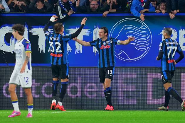 Atalanta s Marten de Roon celebrates after scoring 1-0 during the Serie A soccer match between Atalanta and Hellas Verona at the Gewiss Stadium in Bergamo , north Italy - Saturday , October 26 , 2024. - Soccer . Copyright: xSpada LaPressex