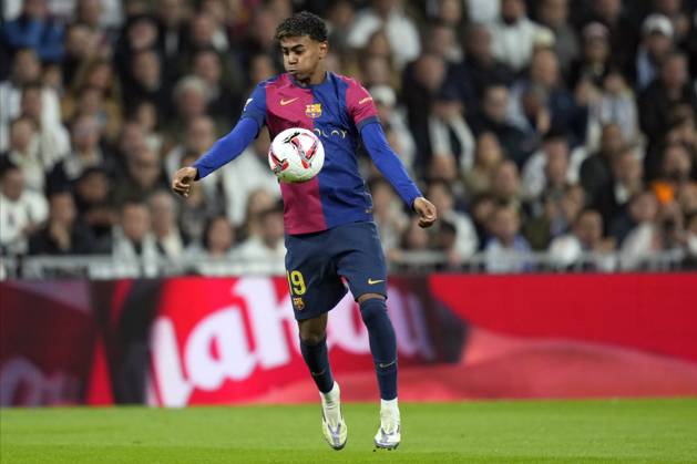 ESP: Real Madrid v FC Barcelona, Barca La Liga EA Sports. Date 11 Lamine Yamal of FC Barcelona during the La Liga EA Sports match between Real Madrid and FC Barcelona played at Santiago Bernabeu Stadium on October 26, 2024 in Madrid, Spain. kpng Copyright: xCesarxCebollax xPRESSINPHOTOx PS_241026_RMA_BAR_119