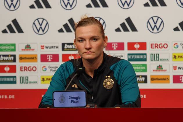 Duisburg, Deutschland 27. Oktober 2024: Fußball-Frauen-Nationalmannschaft - Pressekonferenz - Deutschland vs. Australien Im Bild: Alexandra Popp (Deutschland) DFB regulations prohibit any use of photographs as image sequences and or quasi-video Schauinsland Reisen Arena Niedersachsen Copyright: xFotostandx xFantinix