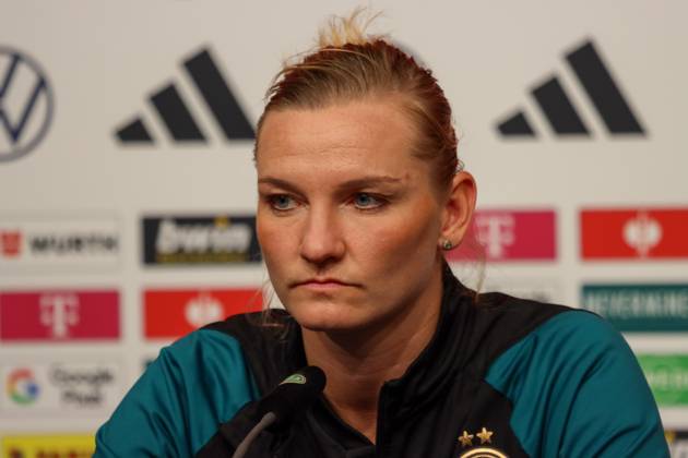 Duisburg, Deutschland 27. Oktober 2024: Fußball-Frauen-Nationalmannschaft - Pressekonferenz - Deutschland vs. Australien Im Bild: Alexandra Popp (Deutschland) DFB regulations prohibit any use of photographs as image sequences and or quasi-video Schauinsland Reisen Arena Niedersachsen Copyright: xFotostandx xFantinix